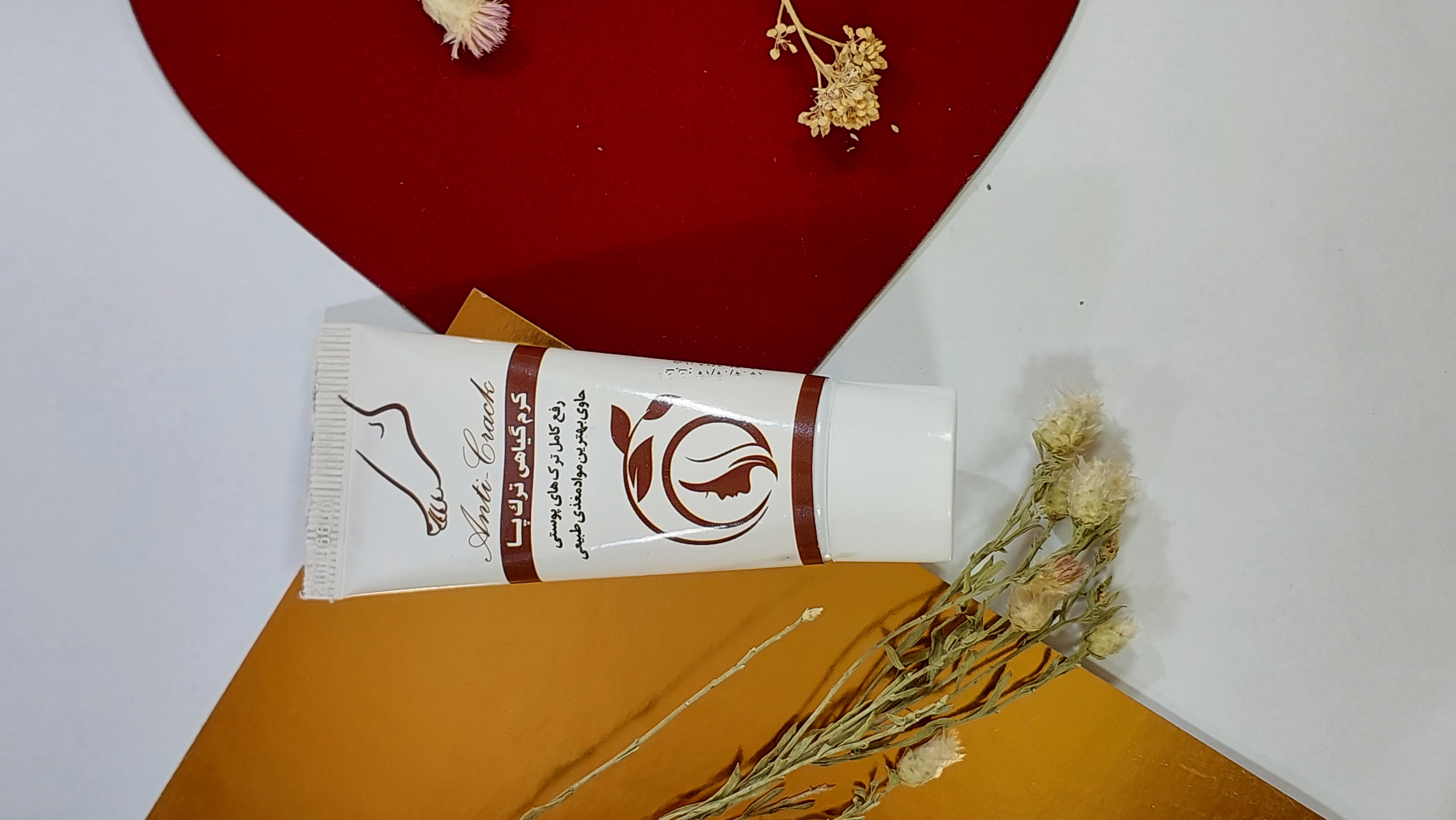 کرم ترک پا آریا حاوی روغن نارگیل و کرچک